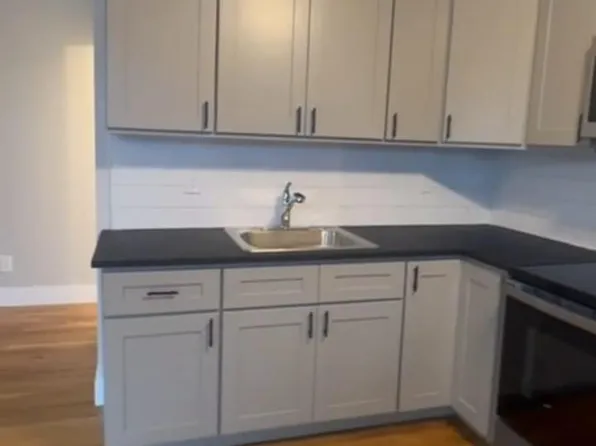 980 Hancock Ave #2R, Bridgeport, CT 06605