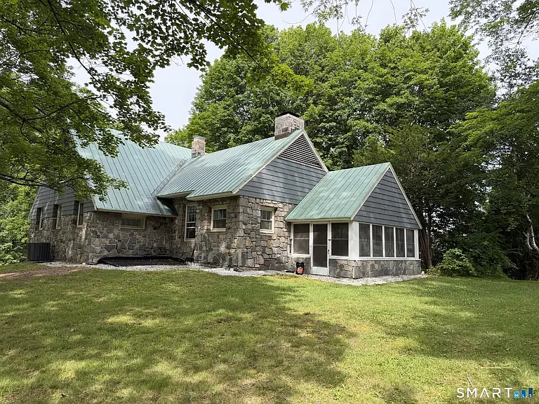 625 Maple Ave — Photo 4