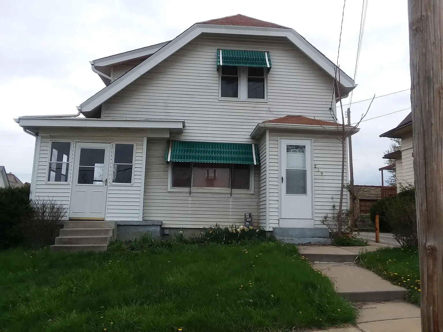 219 2nd St photo 1