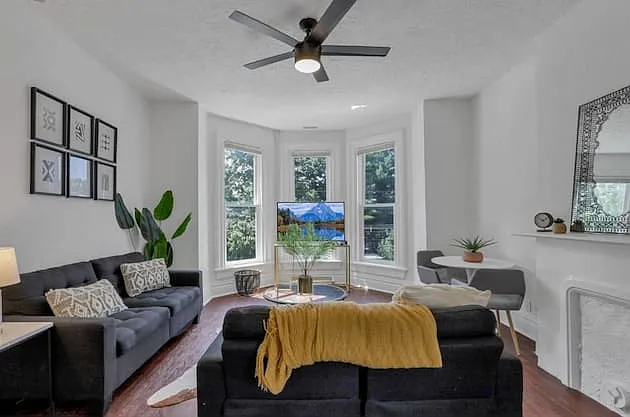 82 Price Ave #C — Photo 39
