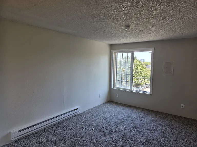 Nob Hill Apartments — Photo 15