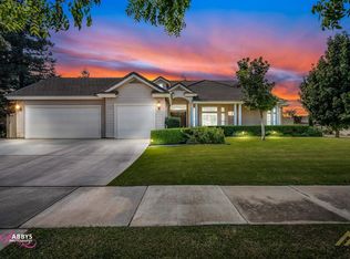 10701 Whitburn St, Bakersfield, CA 93312