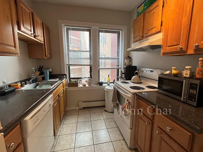 1950 Beacon St #4 — Photo 28