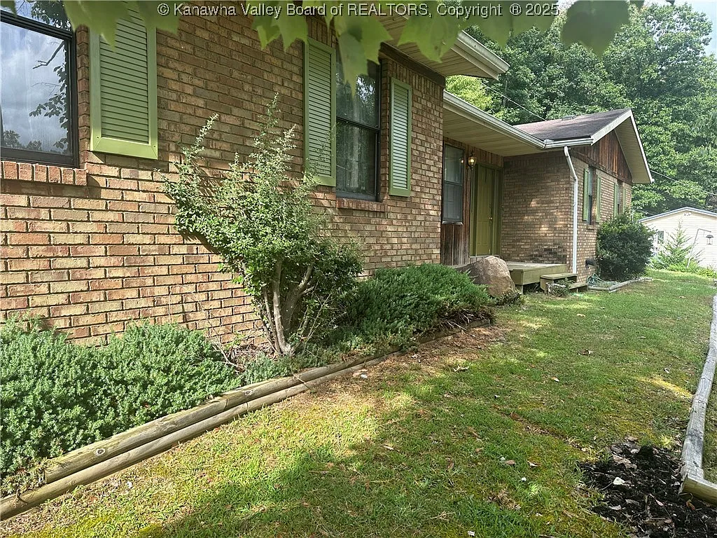 15 Woodland Dr photo 1