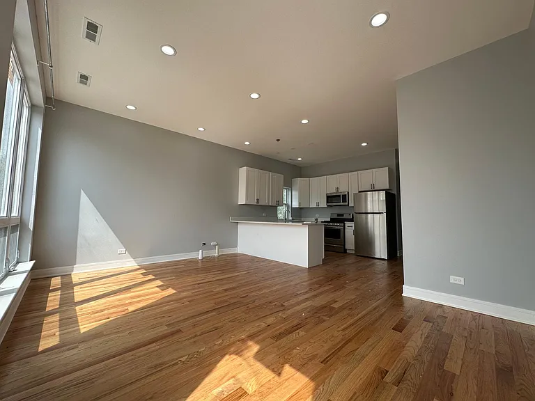 2740 W Jackson Blvd #2 — Photo 4