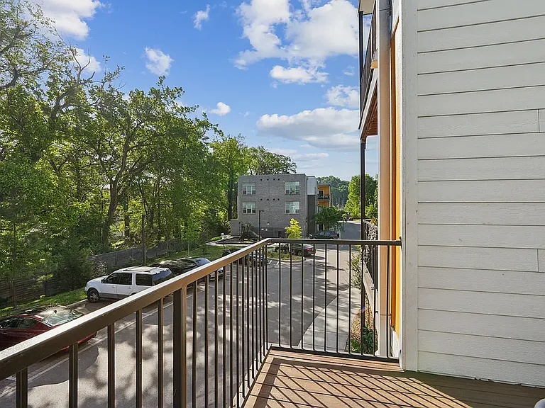 Burlington Commons — Photo 9