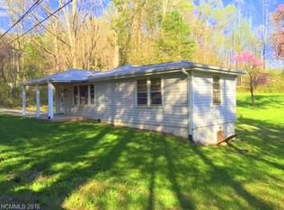 901 Dorothy St, Hendersonville, NC 28791