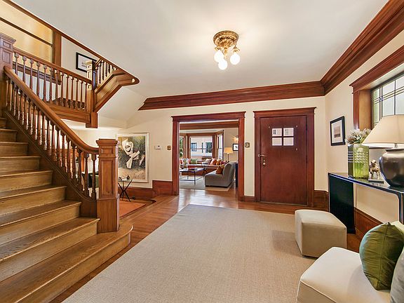 2nd image of 218 25th Ave
