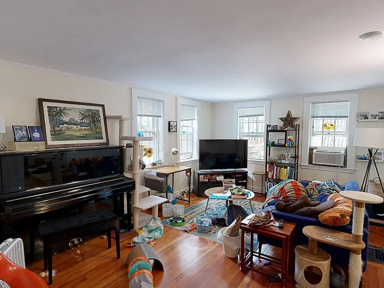 38 Gibson St #7B — Photo 4