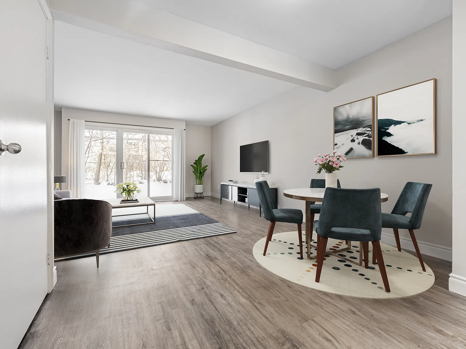 850 Wonderland Road South — Photo 3