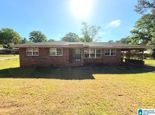 1004 Cook Dr, Sylacauga, AL 35150