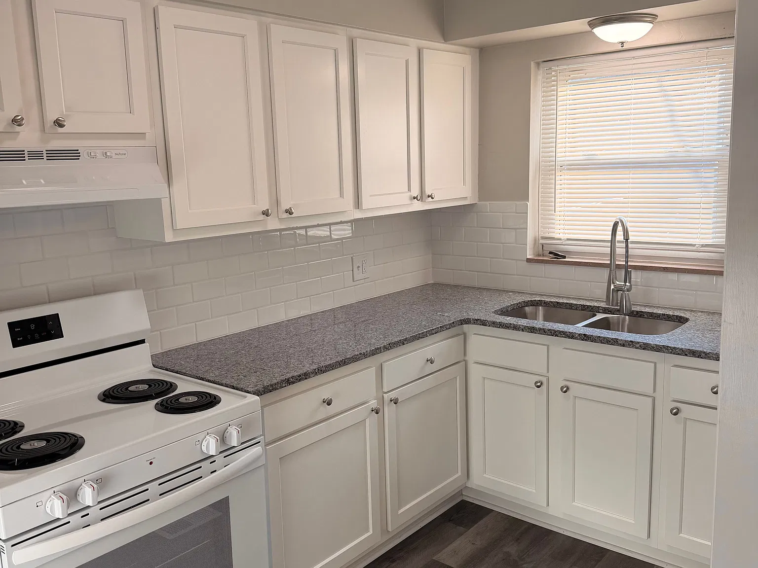 3028 Pemberton Dr — Photo 1