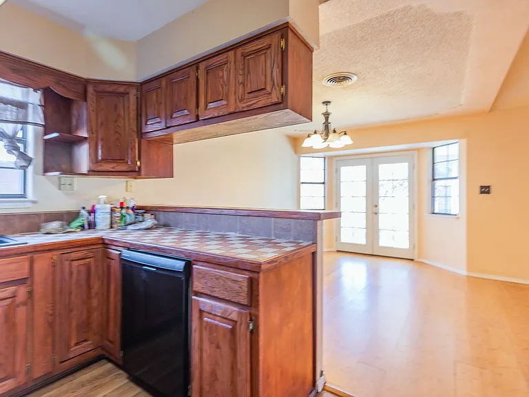 701 Venus Ave — Photo 14
