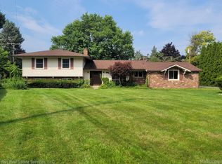 38243 Jonathan St, Clinton Township, MI