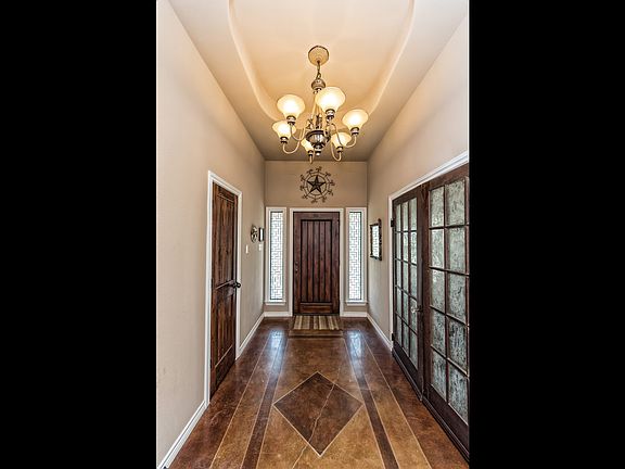 5th image of 118 E Newland Dr