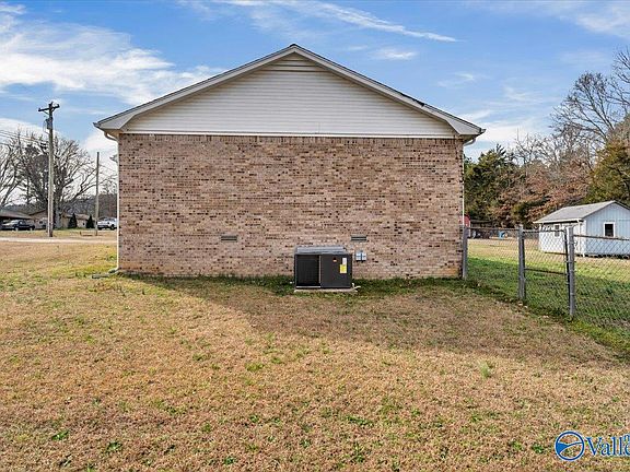 4th image of 1506 W Stewart Rd