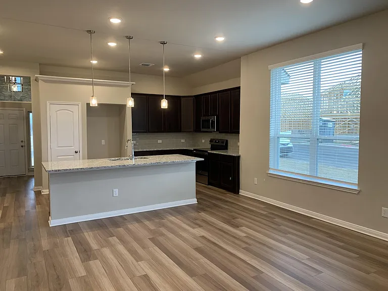 1765 Spence St — Photo 13