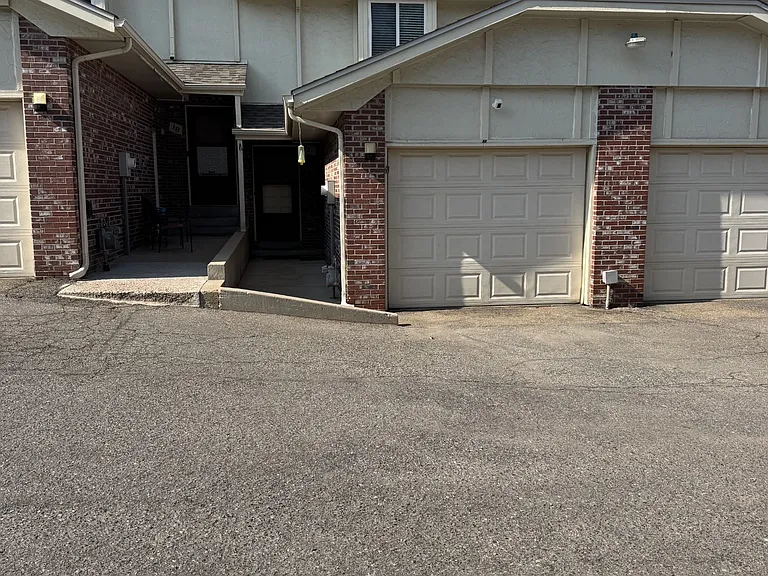 6734 Yarrow St — Photo 2