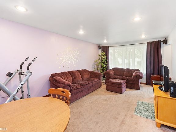 2nd image of 3121 Miller Ave