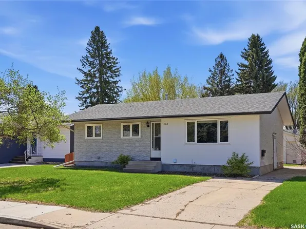 532 East PLACE, Saskatoon, SK S7J 2Y8