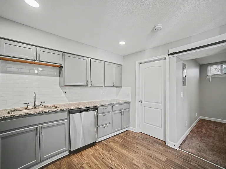 Cimarron Apartments — Photo 8
