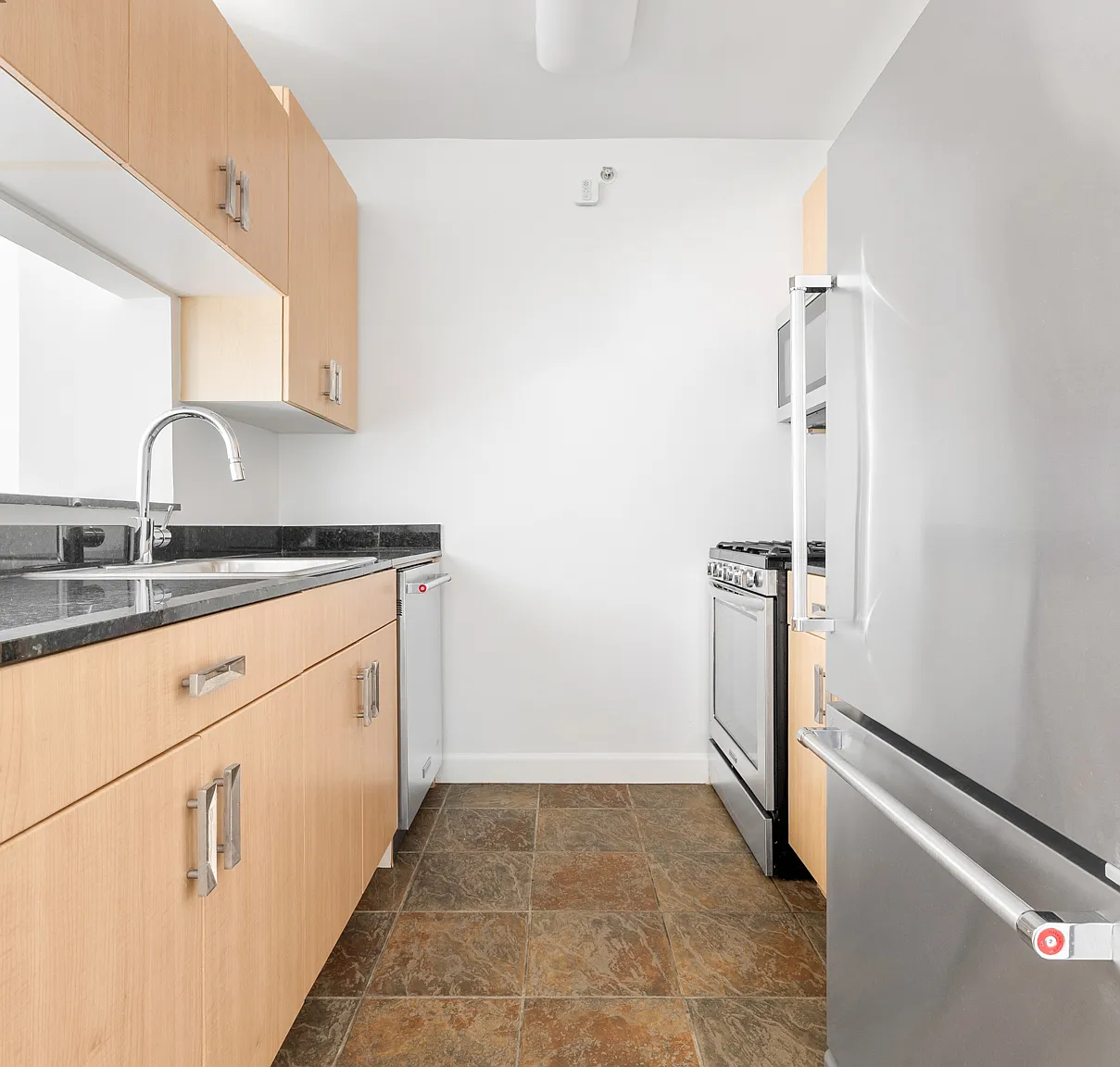 561 10th Avenue — Photo 3