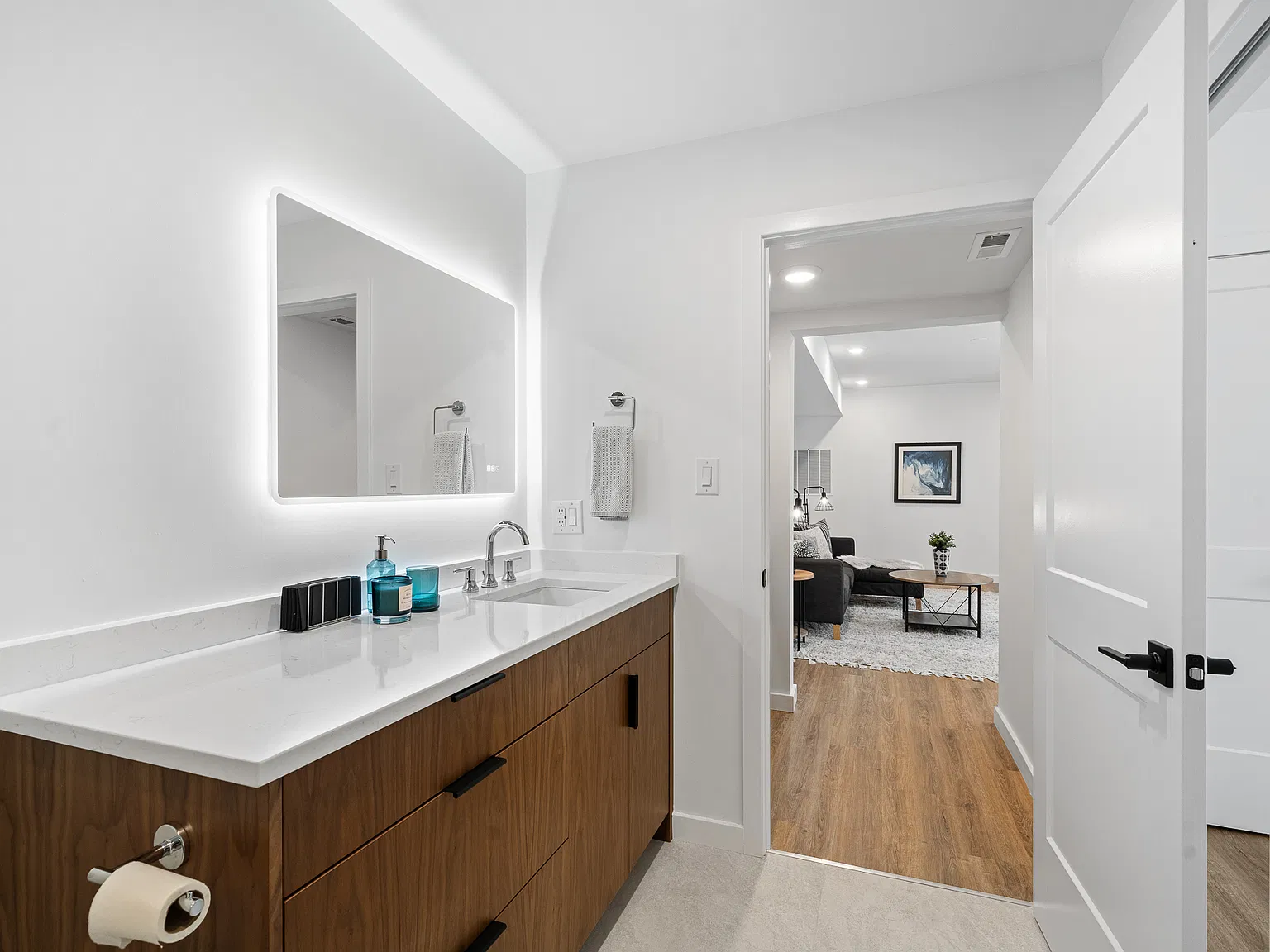 6 bed, 4.5 bath, 3725 sqft, $10,000 — Photo 4