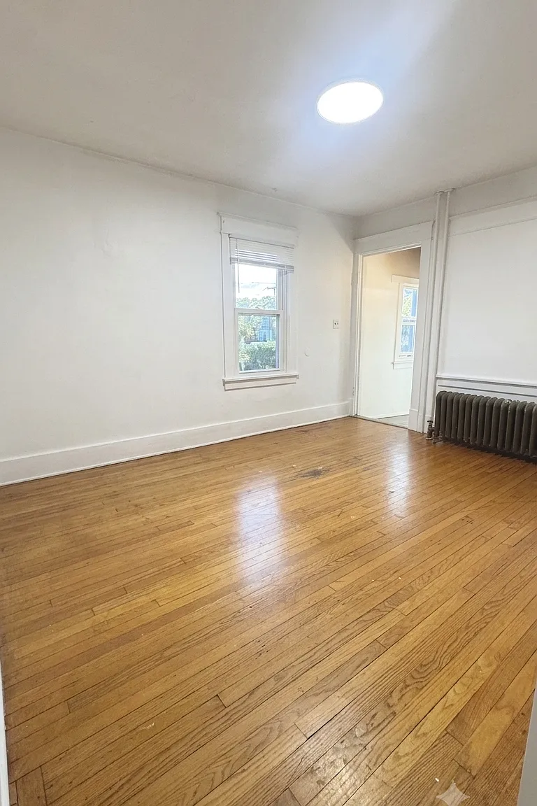 2 bed, 700 sqft, $1,400 — Photo 3