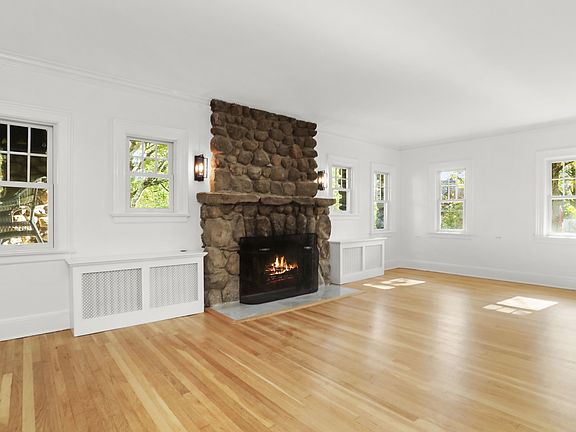 6 Douglas Dr Greenwich CT-print-001-002-001-4200x2809-300dpi.jpg