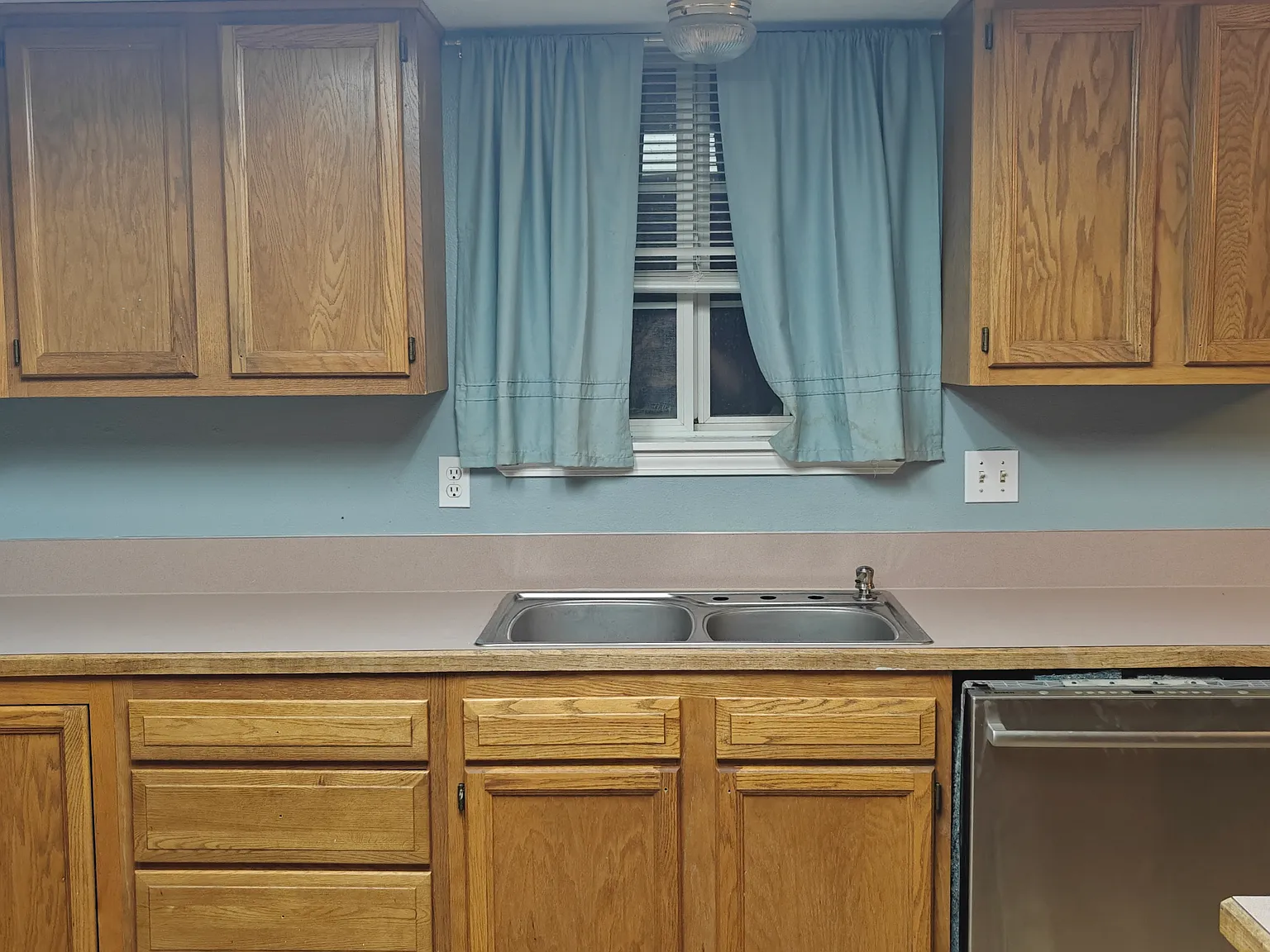 3 bed, 1416 sqft, $2,200 — Photo 2