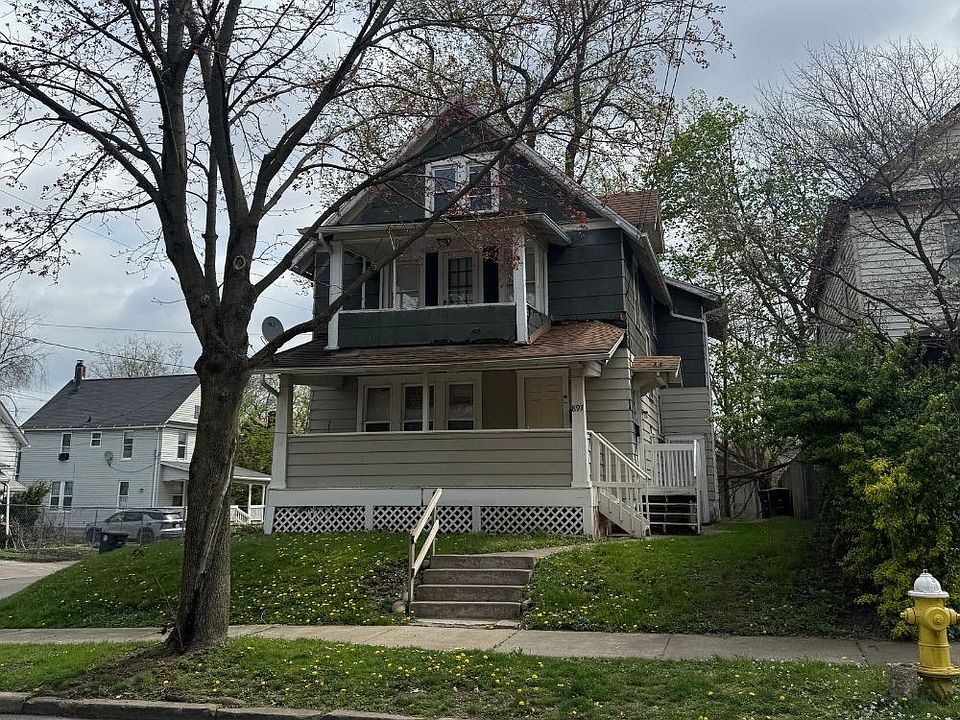 2nd image of 897 Avon St