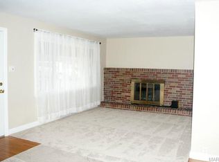 2601 Skyline Dr, High Ridge, MO 63049