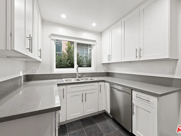 1208 N Crescent Heights Blvd #4 — Photo 7