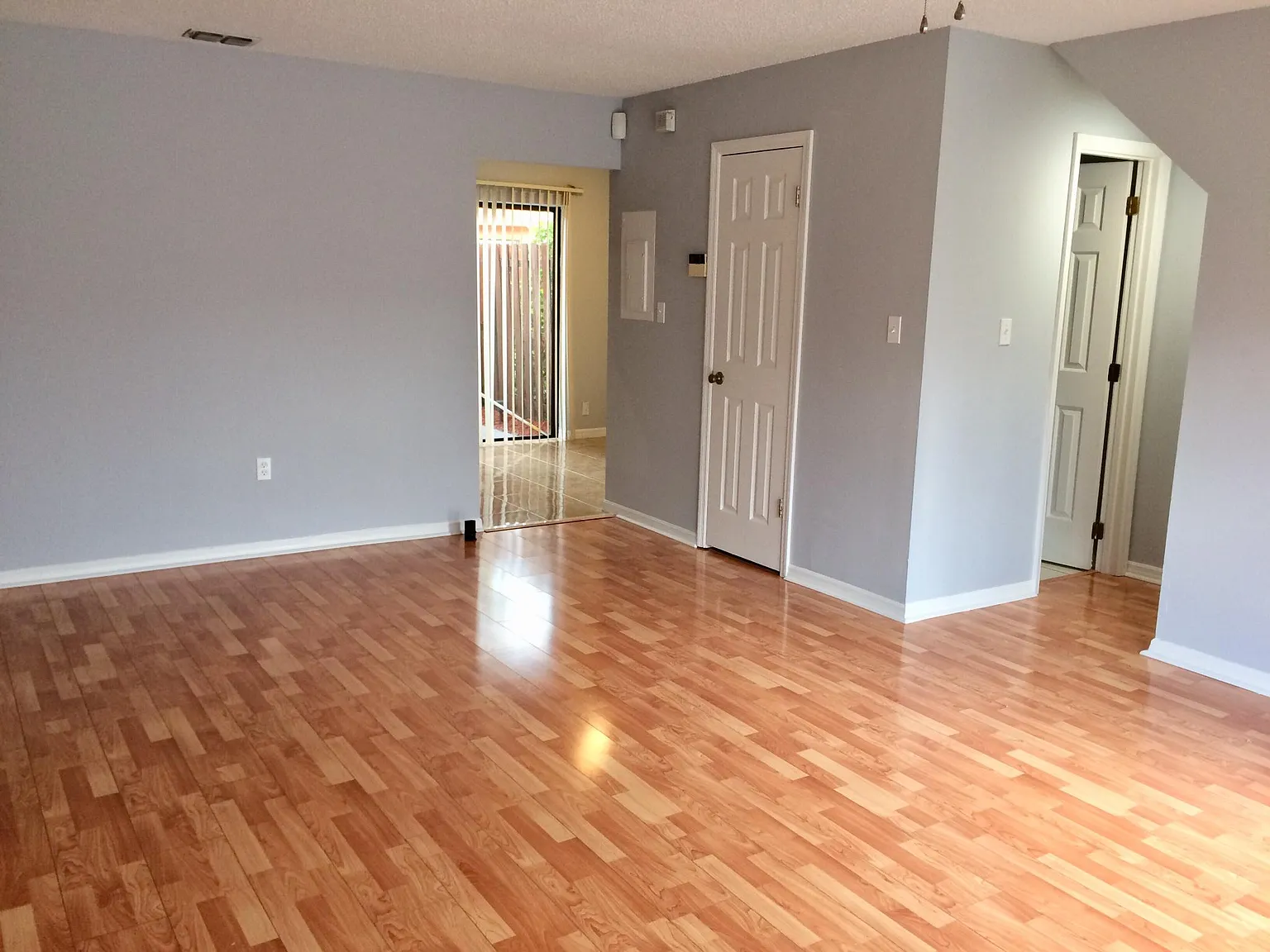 2 bed, 1.5 bath, 990 sqft, $1,700 — Photo 3