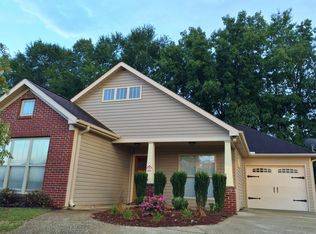 112 Rossburg Dr, Calera, AL 35040