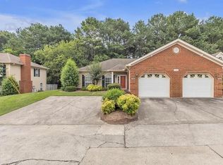 1694 Red Oak Dr, Dalton, GA 30721