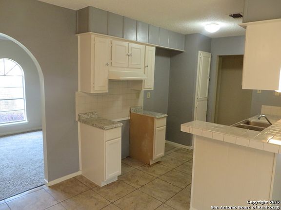 5th image of 6711 Sunlight Dr