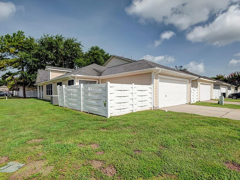 9622 Farrell Dr — Photo 20