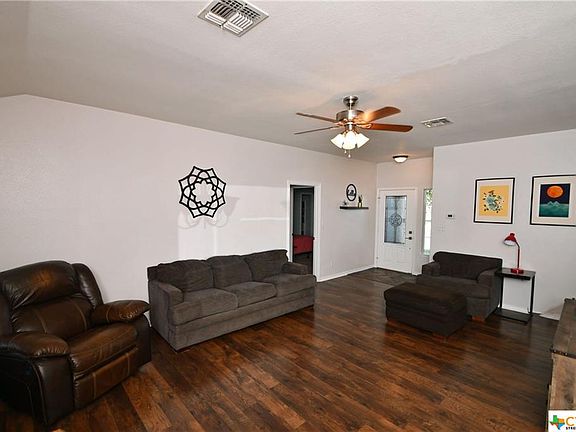 4th image of 104 Gentle Breeze St