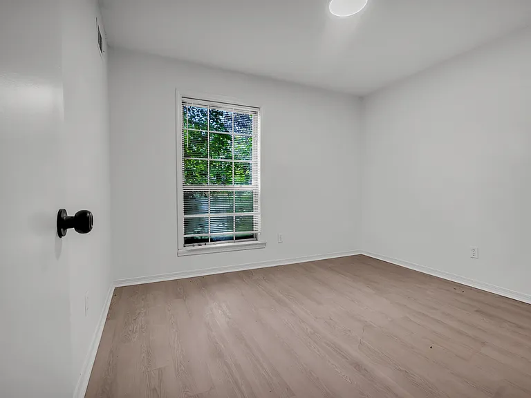 1095 Star Line Dr — Photo 13