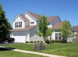 3 Middlefield Ct, Lake In The Hills, IL 60156