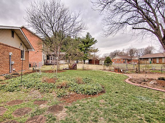 4th image of 2559 Westmoreland Dr