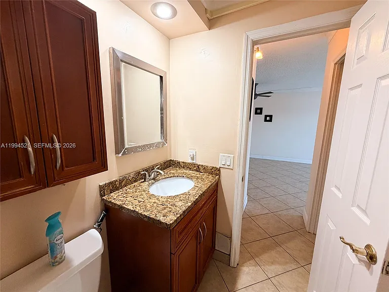 200 S Birch Rd #211 — Photo 7