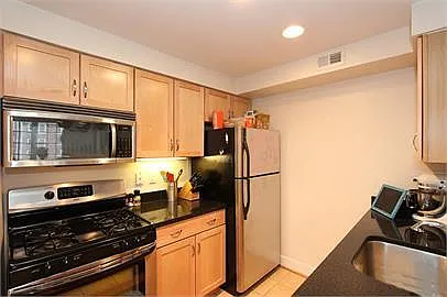 231 N Thomas St — Photo 10