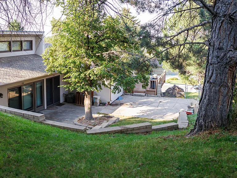 2750 Greenbriar Dr — Photo 33