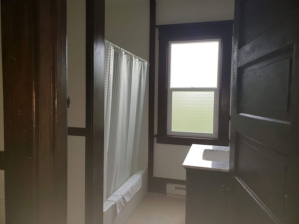 Granger Apartments 104 N East St Livingston MT Zillow