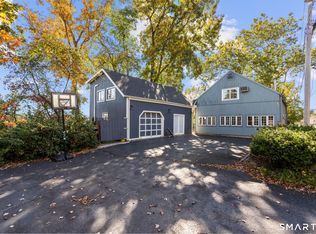 17 East River Road, Guilford, CT 06437