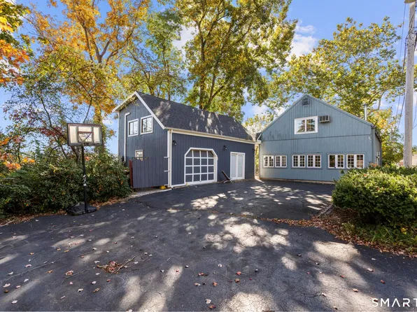 17 East River Road, Guilford, CT 06437