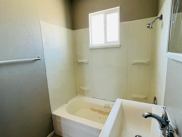 419 Dallas St SE #A — Photo 25