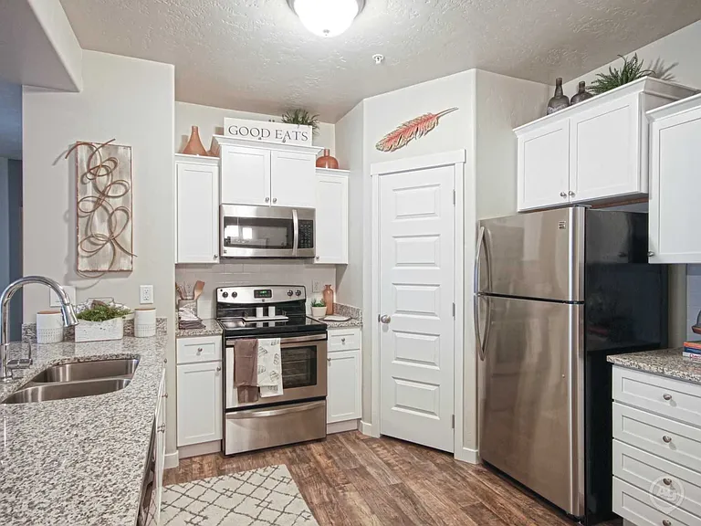 The Station Apartments at Gateway — Photo 43